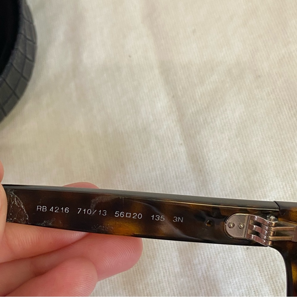 New! Ray-ban sunglasses! - Picture 4 of 4